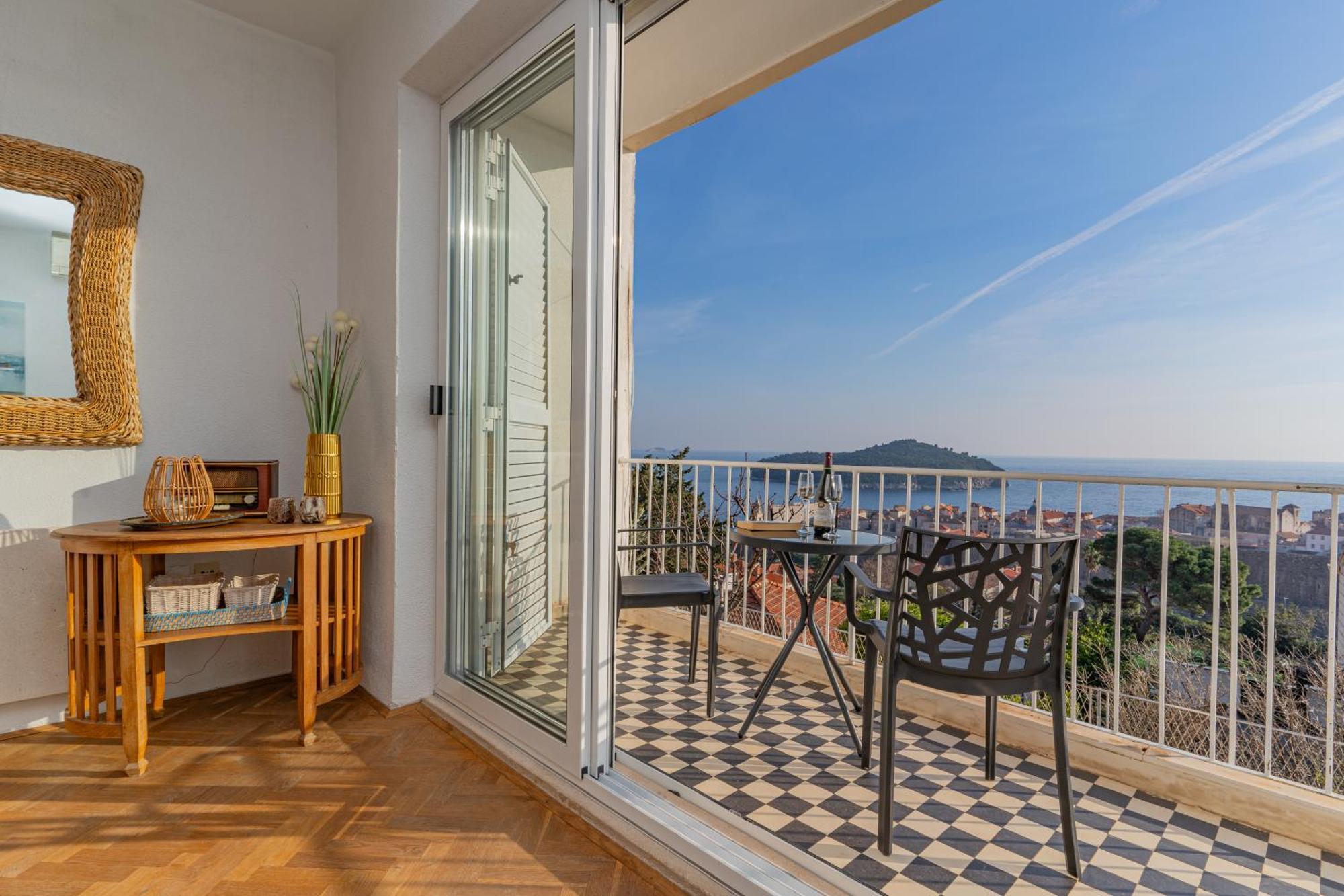 Sea And Old City View Apartment Dubrovnik Dış mekan fotoğraf