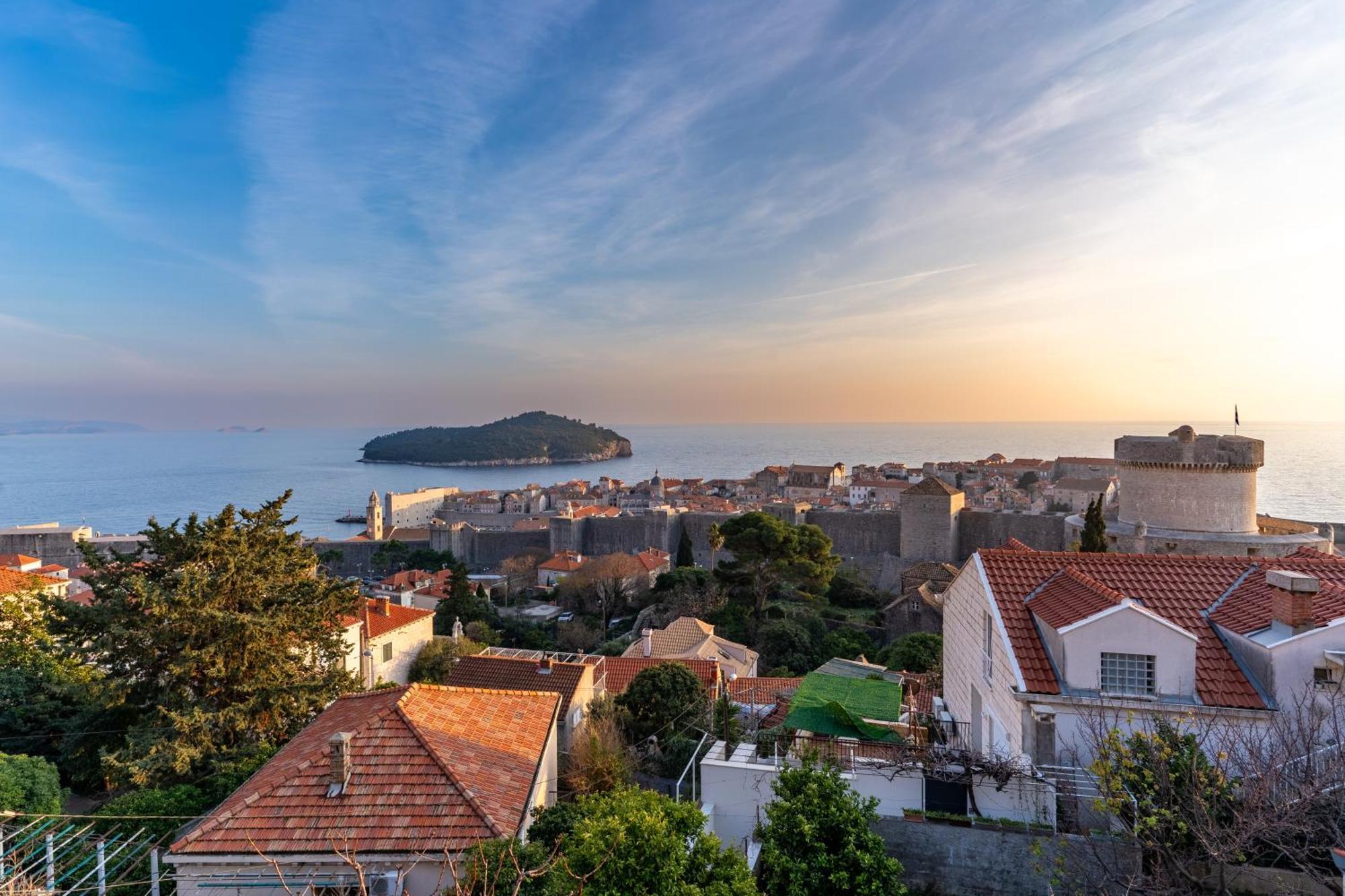 Sea And Old City View Apartment Dubrovnik Dış mekan fotoğraf