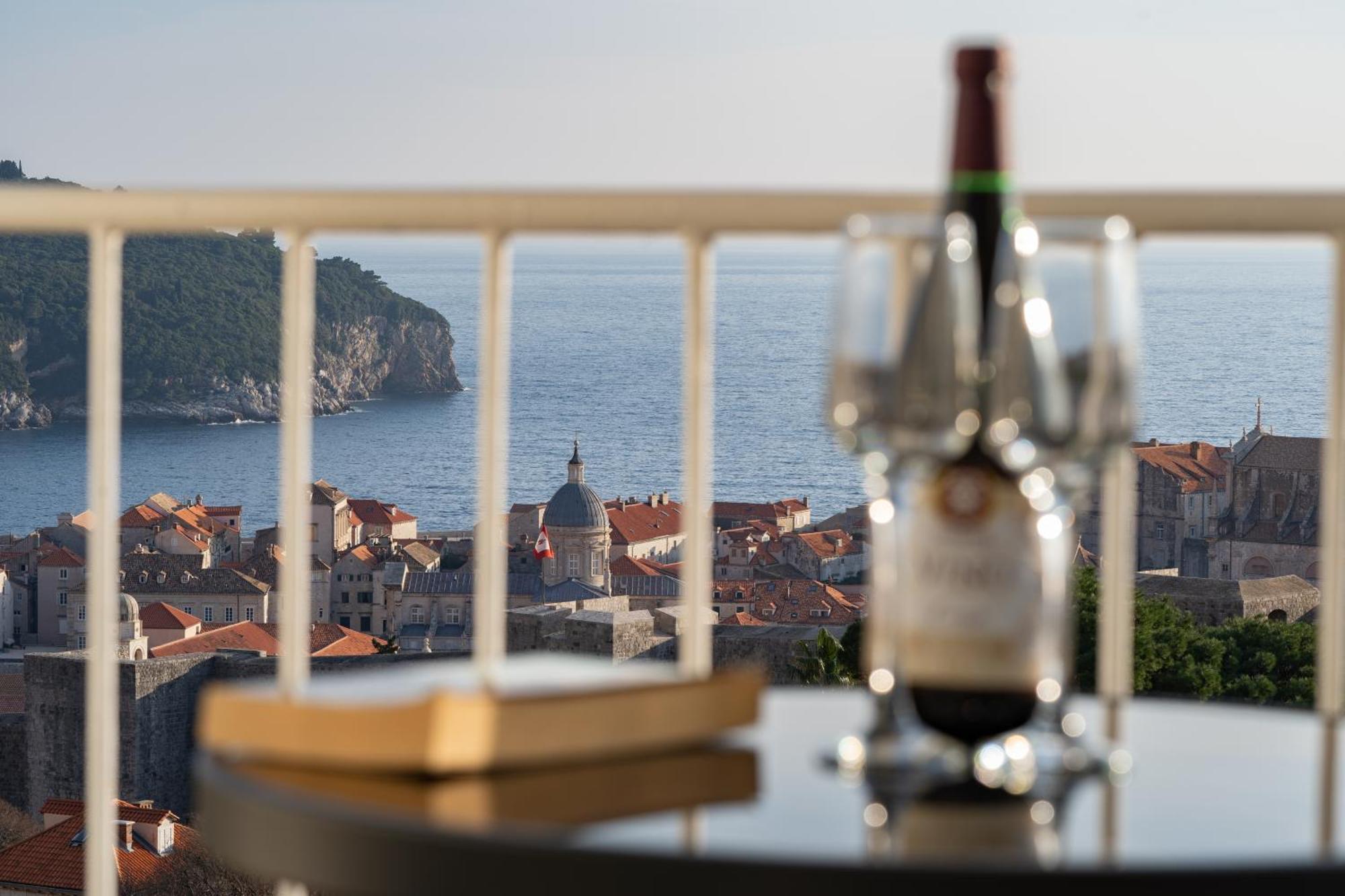 Sea And Old City View Apartment Dubrovnik Dış mekan fotoğraf